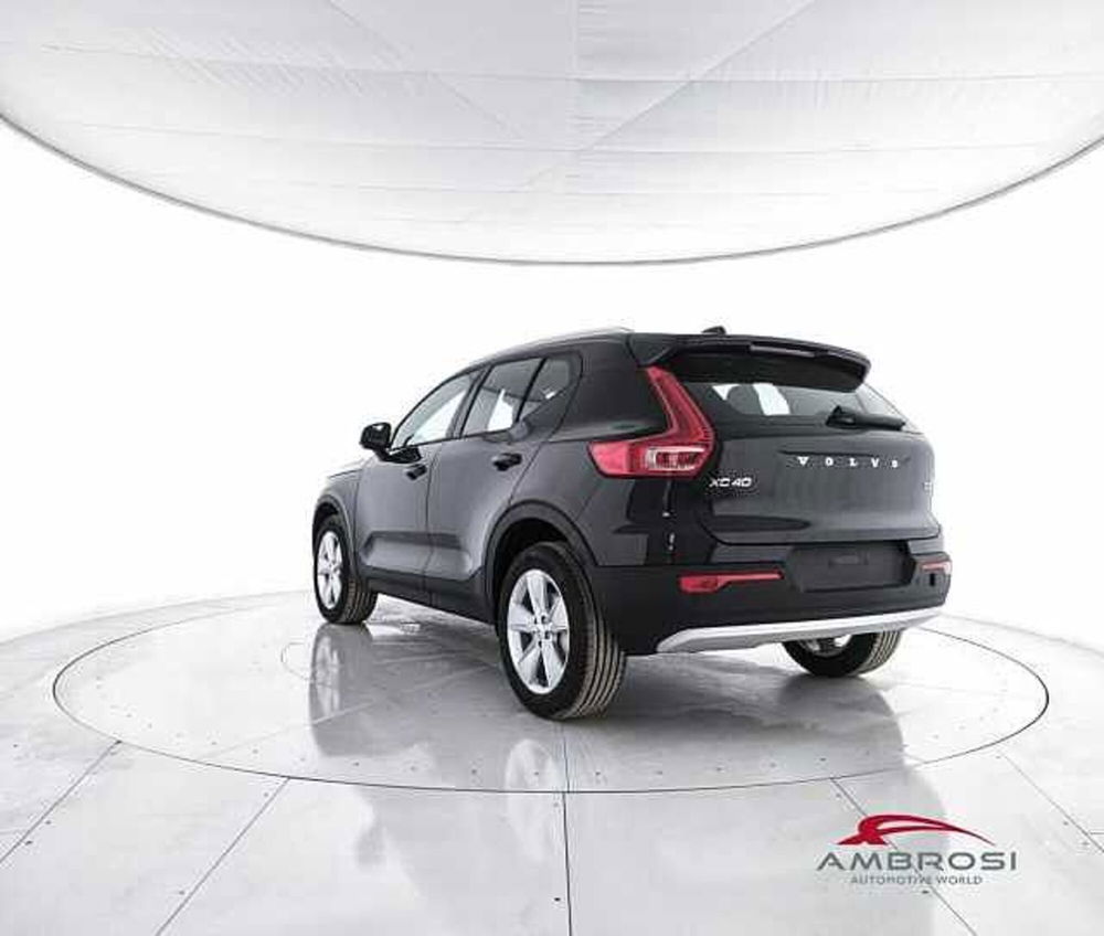 Volvo XC40 nuova a Viterbo (4)