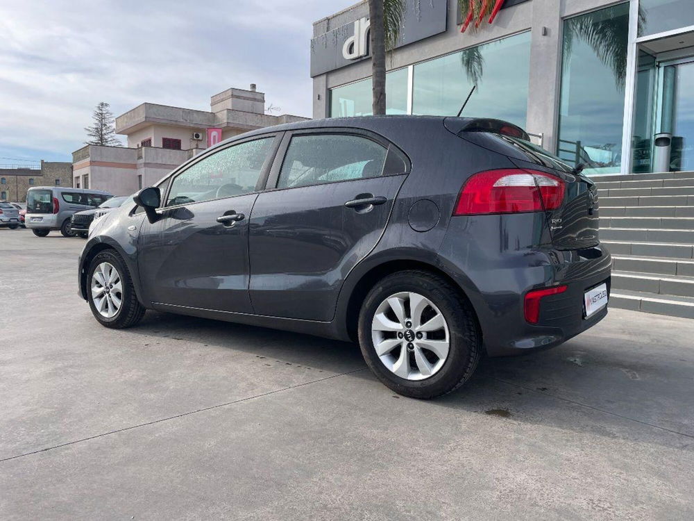 Kia Rio usata a Lecce (13)