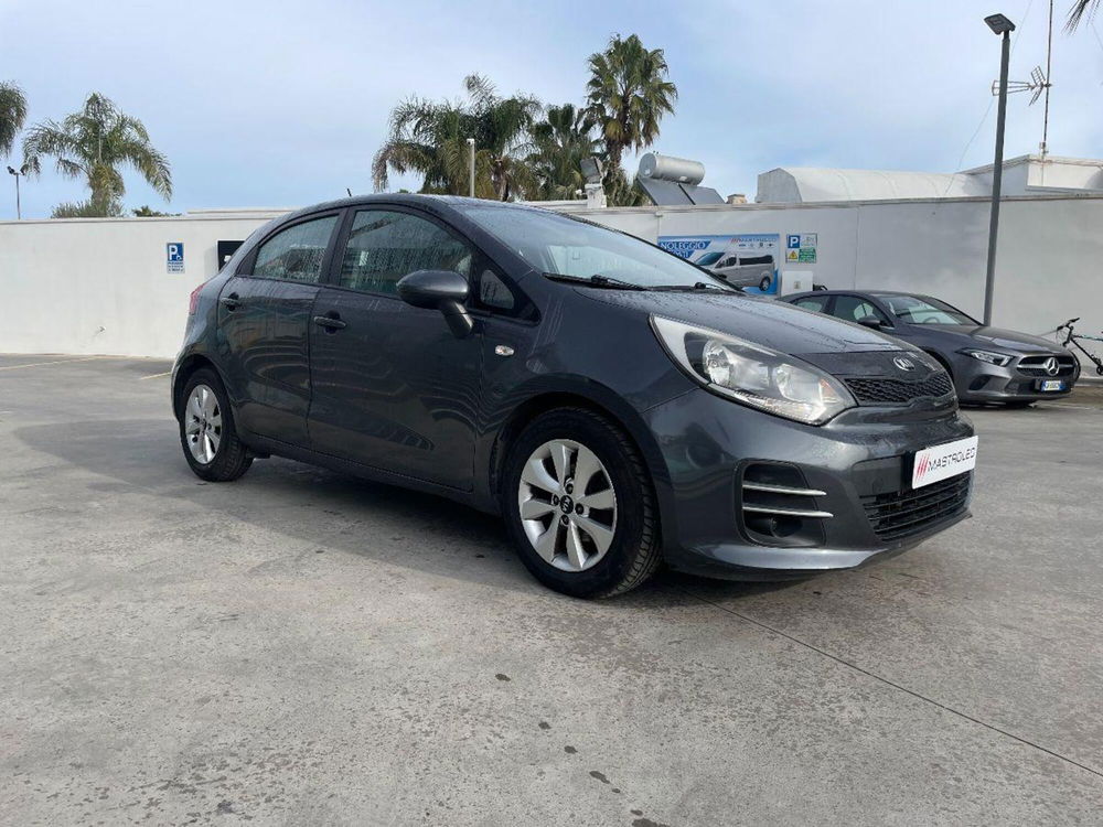 Kia Rio usata a Lecce (7)