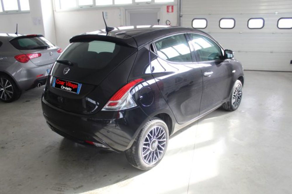 Lancia Ypsilon usata a Terni (4)