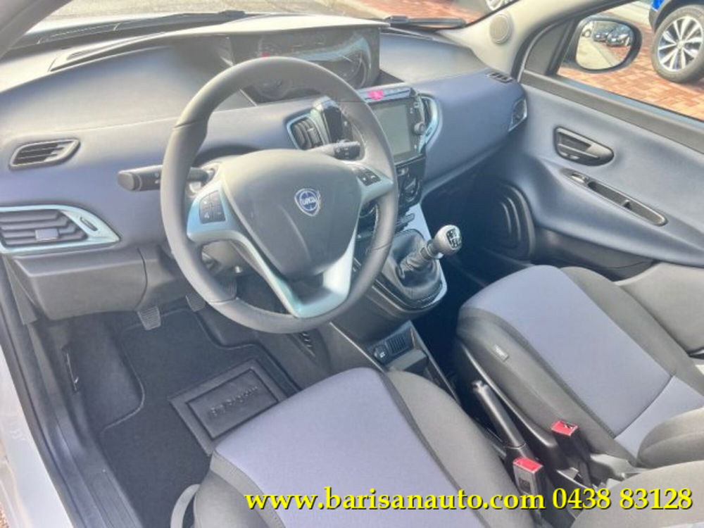 Lancia Ypsilon nuova a Treviso (9)