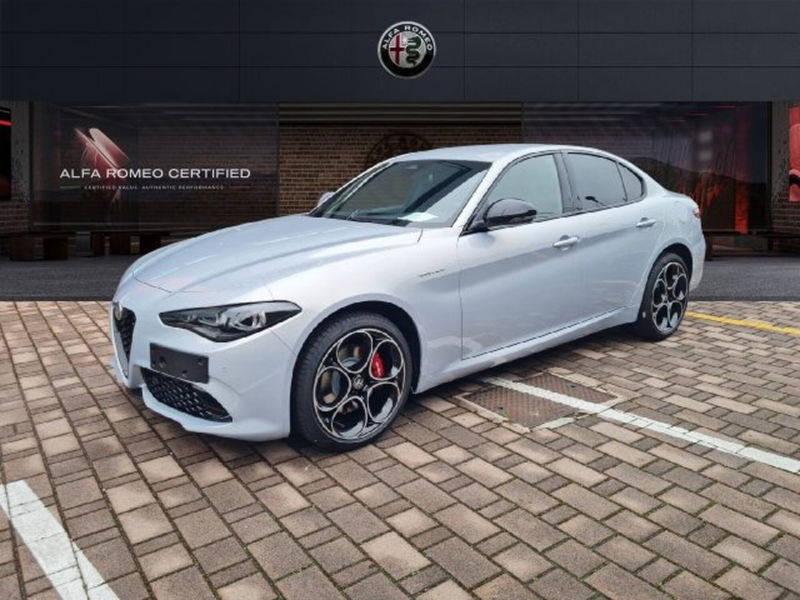 Alfa Romeo Giulia 2.0 Turbo 280 CV AT8 AWD Q4 Veloce  nuova a Monza