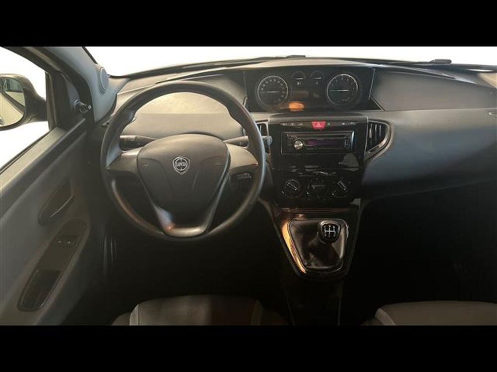 Lancia Ypsilon usata a Firenze (7)