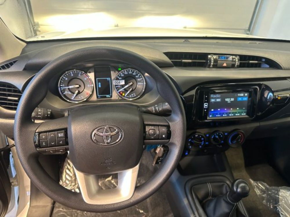 Toyota Hilux nuova a Cuneo (14)