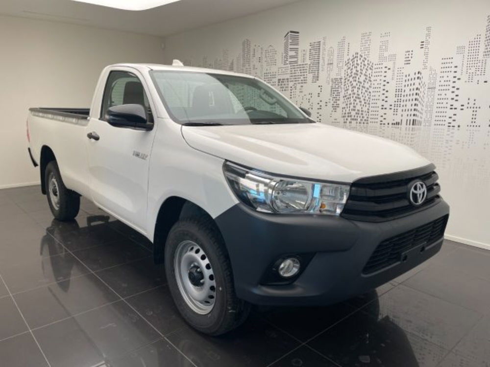 Toyota Hilux nuova a Cuneo (2)