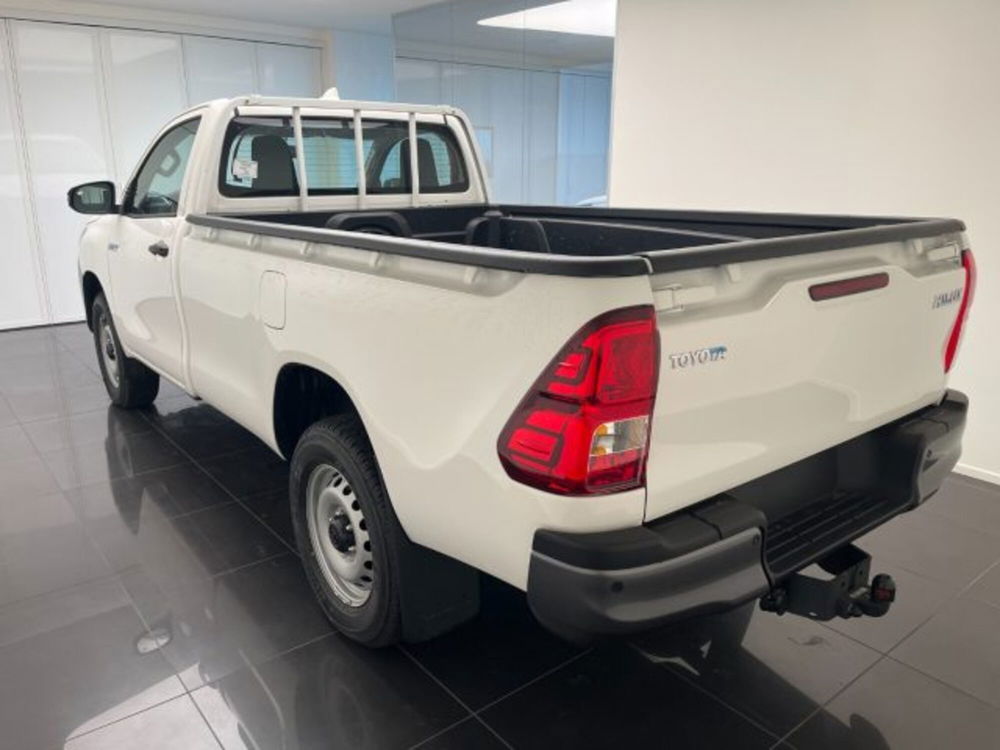 Toyota Hilux nuova a Cuneo (3)