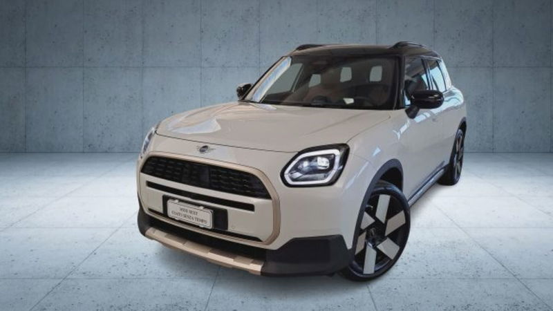 MINI Mini Countryman E Favoured nuova a Verona