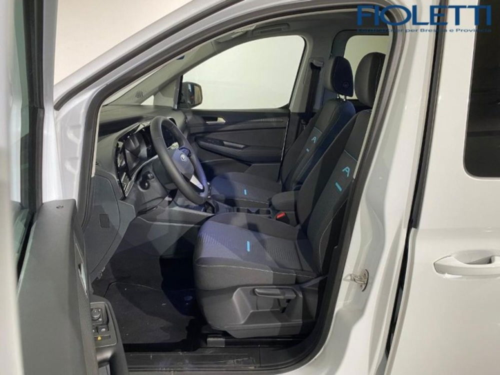 Ford Tourneo Connect nuova a Brescia (11)