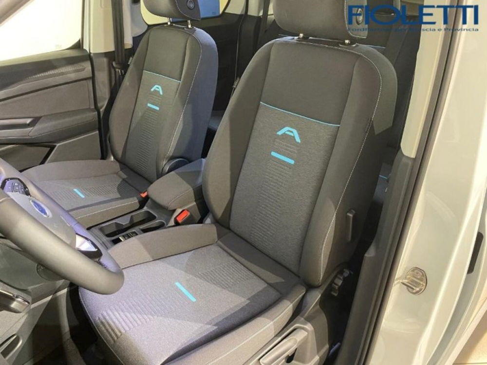 Ford Tourneo Connect nuova a Brescia (12)