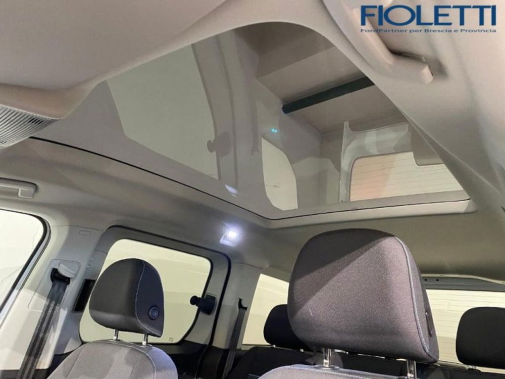 Ford Tourneo Connect nuova a Brescia (14)