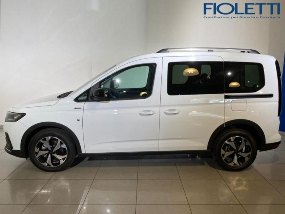 Ford Tourneo Connect nuova a Brescia (4)