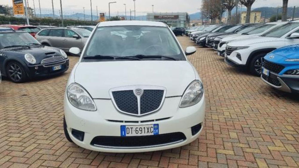 Lancia Ypsilon usata a Savona