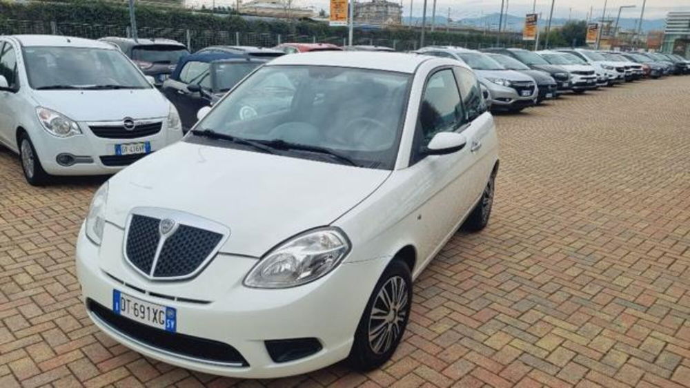 Lancia Ypsilon usata a Savona (3)