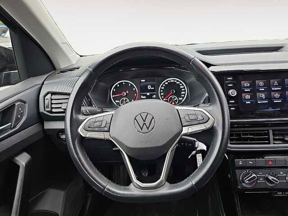 Volkswagen T-Cross usata a Lecco (11)