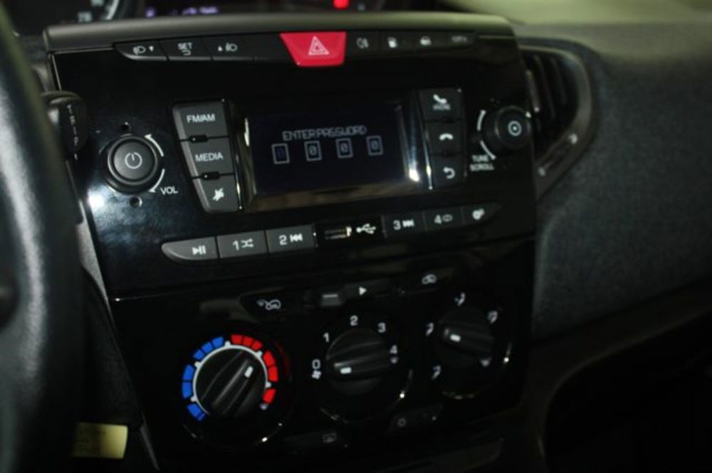 Lancia Ypsilon usata a Viterbo (11)