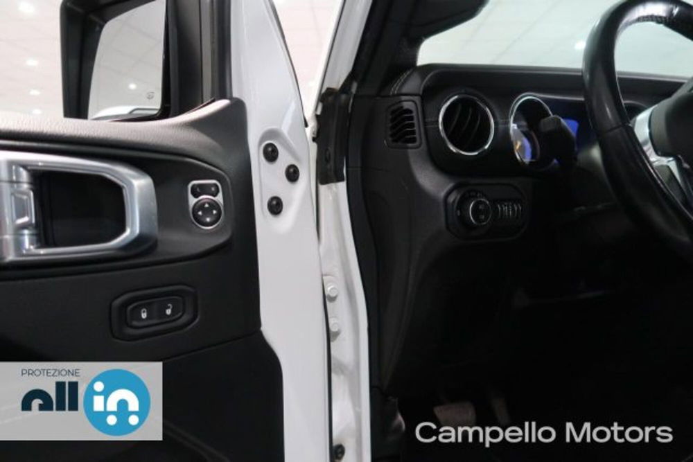 Jeep Wrangler usata a Venezia (13)