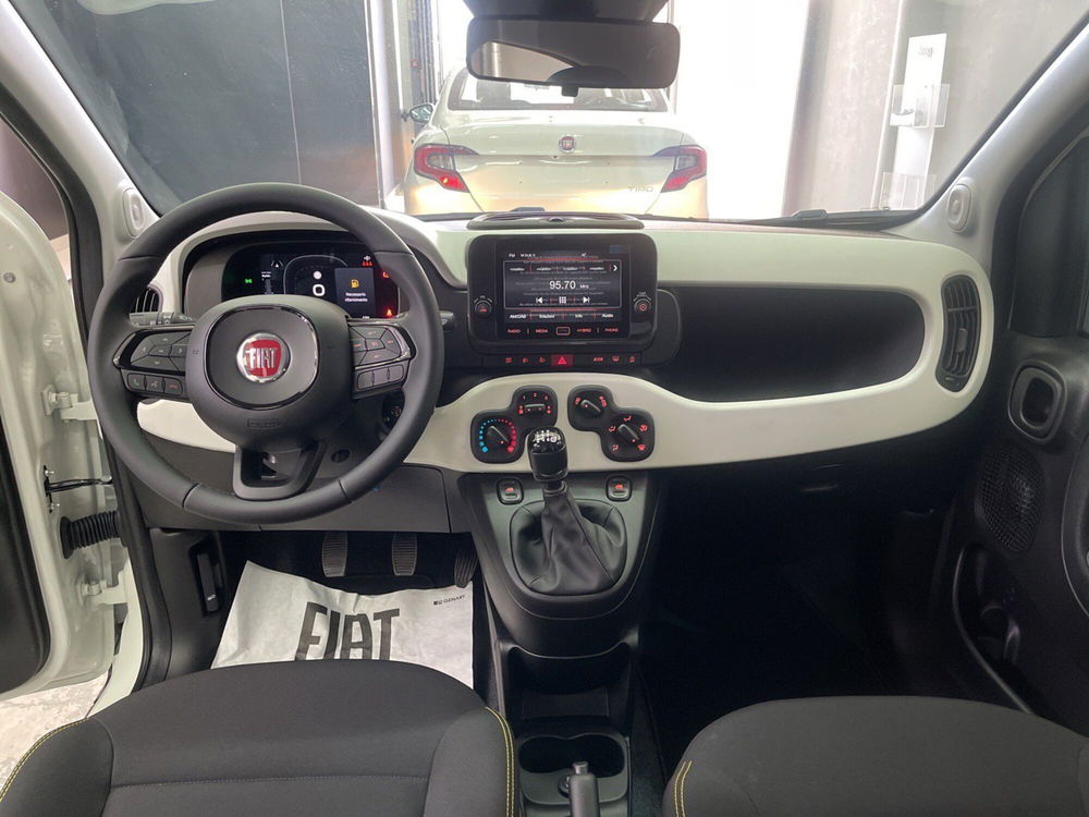 Fiat Panda Cross nuova a Brindisi (17)