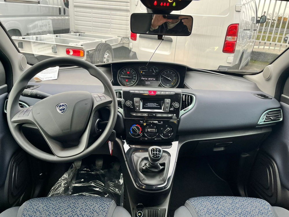 Lancia Ypsilon nuova a Milano (16)