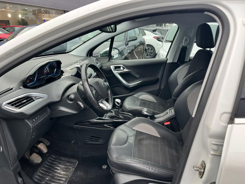 Peugeot 2008 usata a Milano (12)