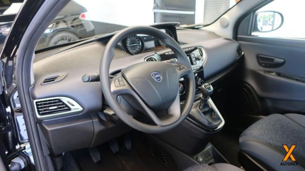 Lancia Ypsilon nuova a Varese (10)