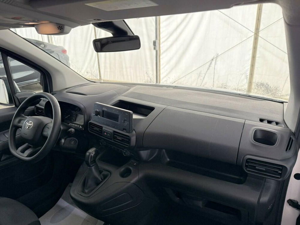 Toyota Proace City Furgone usata a Monza e Brianza (9)