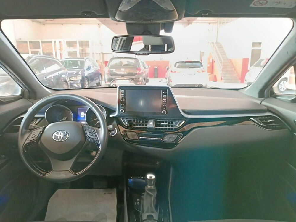 Toyota Toyota C-HR usata a Monza e Brianza (9)