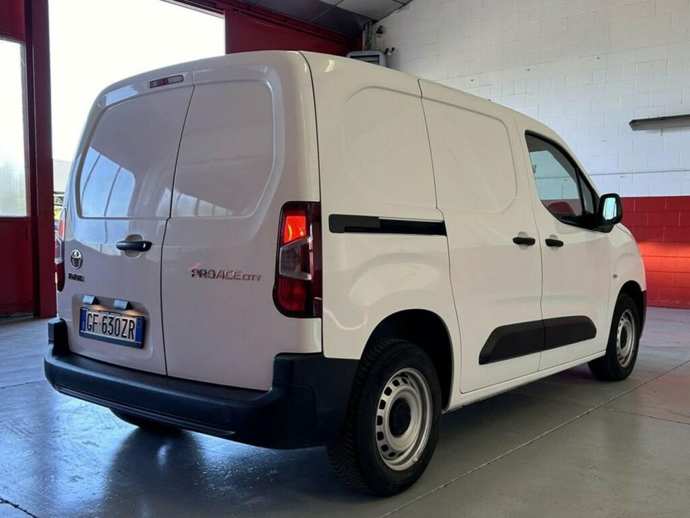 Toyota Proace City usata a Monza e Brianza (7)