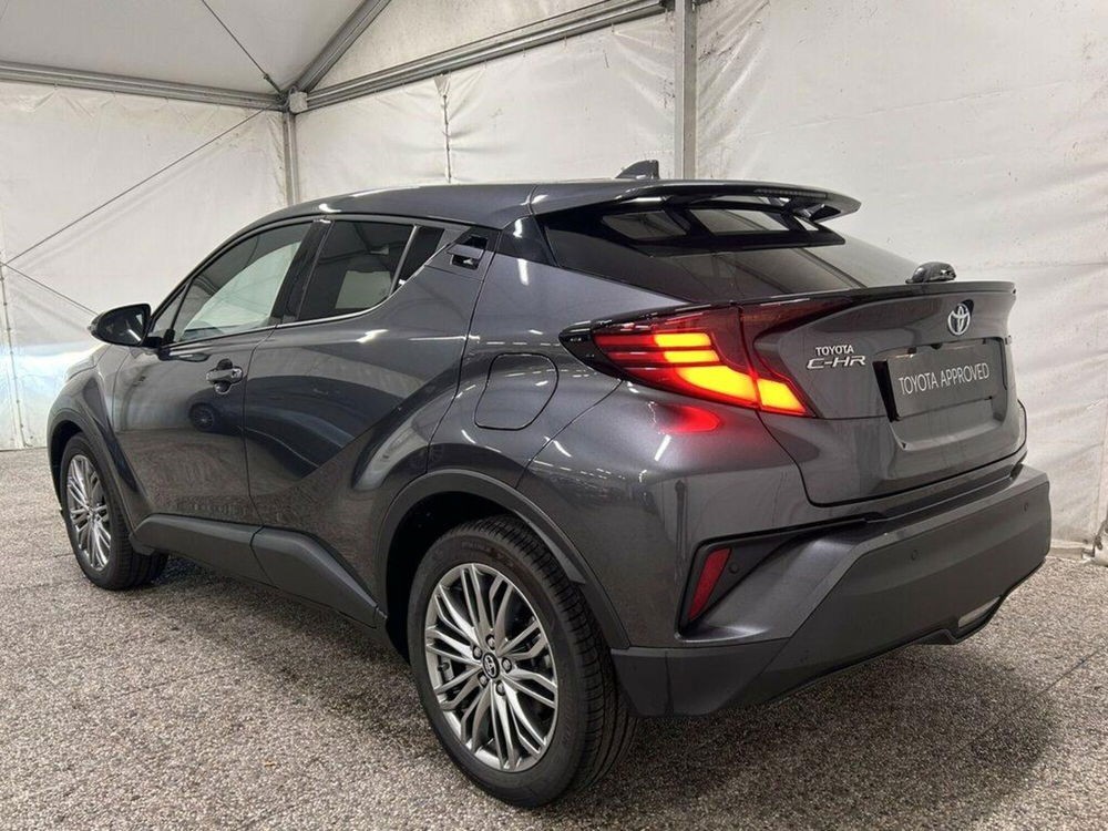 Toyota Toyota C-HR nuova a Monza e Brianza (4)