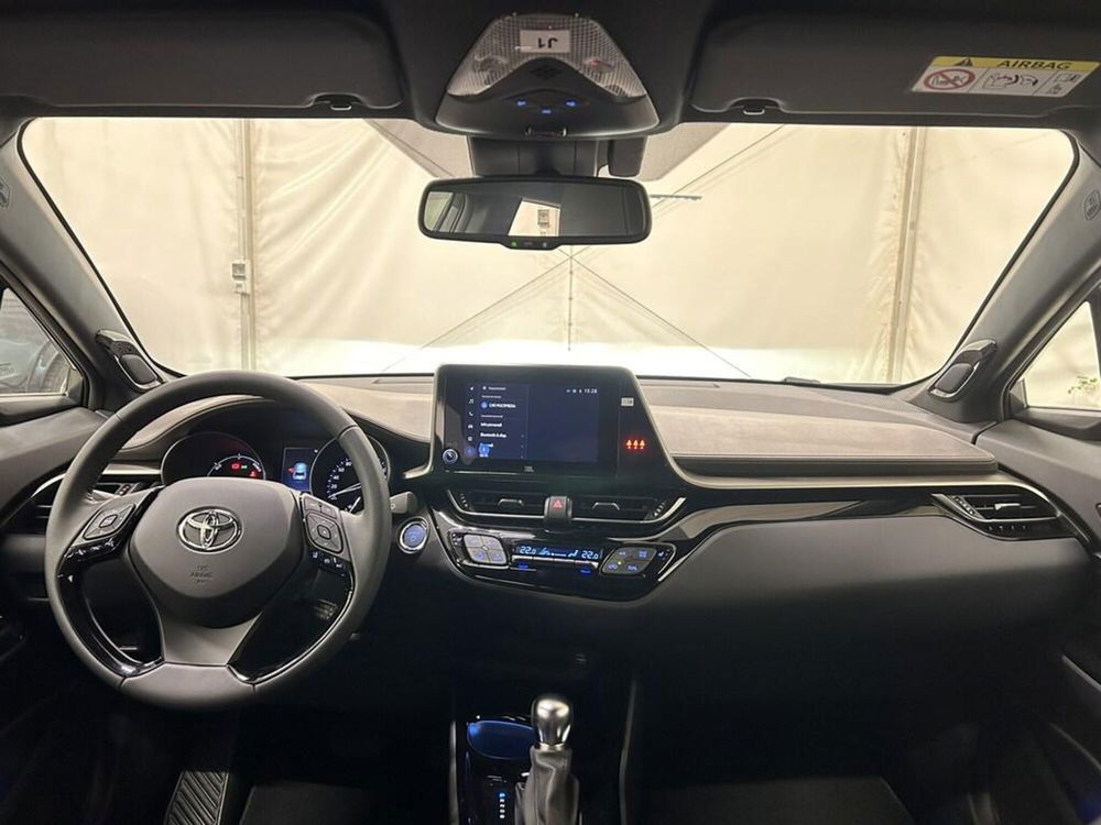 Toyota Toyota C-HR nuova a Monza e Brianza (8)