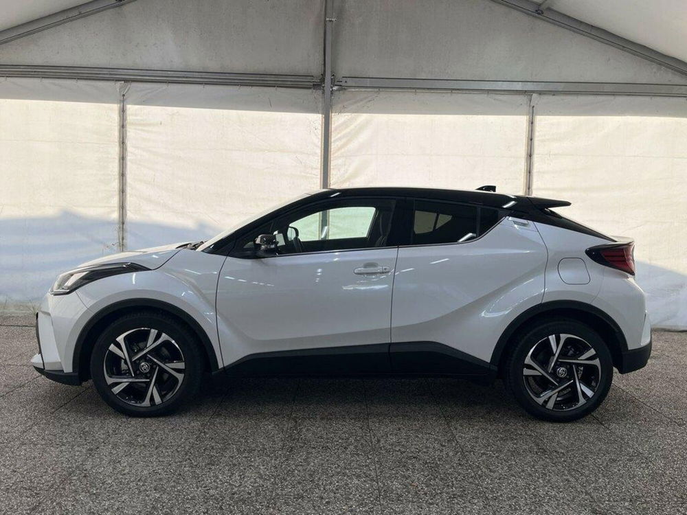 Toyota Toyota C-HR nuova a Monza e Brianza (3)