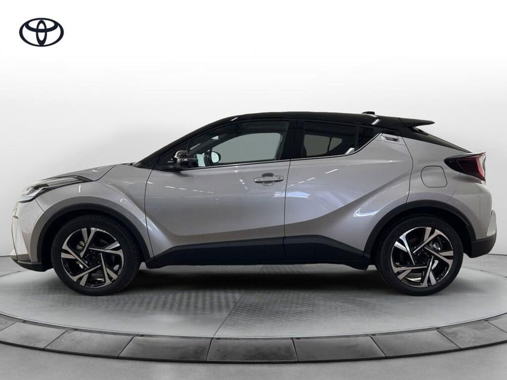 Toyota Toyota C-HR nuova a Monza e Brianza (3)