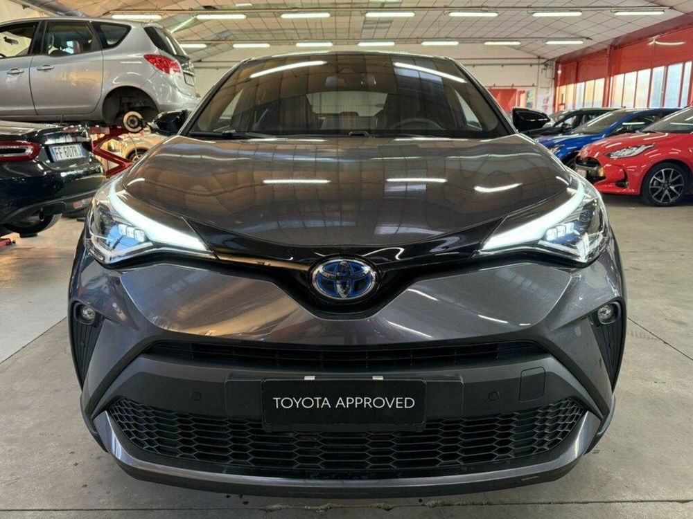 Toyota Toyota C-HR nuova a Monza e Brianza (2)