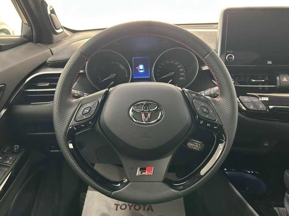 Toyota Toyota C-HR nuova a Monza e Brianza (7)