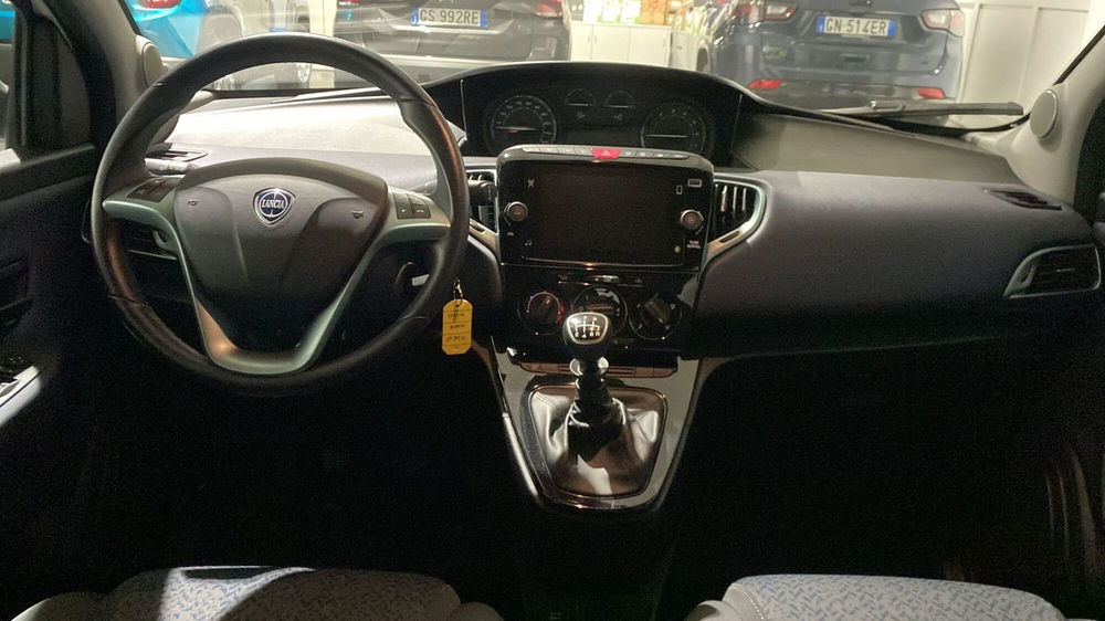 Lancia Ypsilon usata a Bergamo (13)