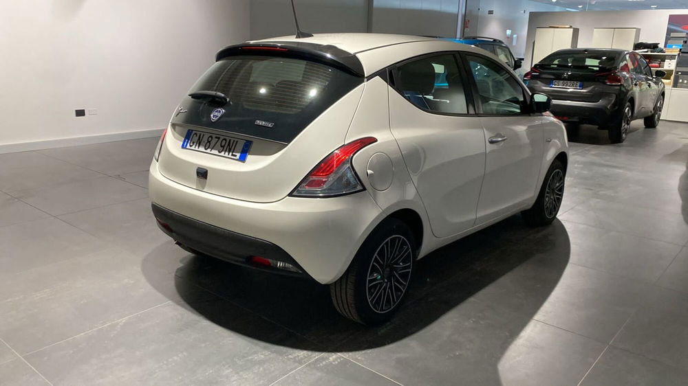 Lancia Ypsilon usata a Bergamo (4)