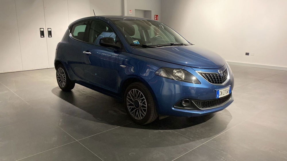 Lancia Ypsilon usata a Bergamo (5)