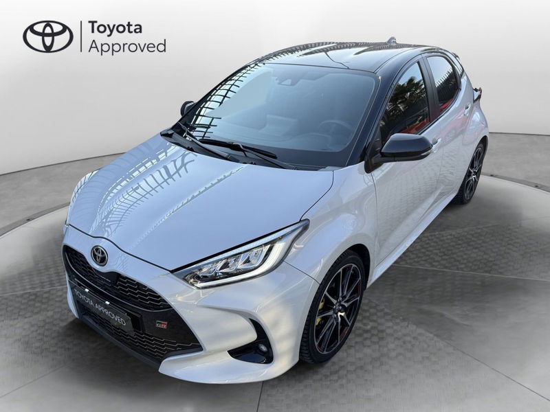 Toyota Yaris GR Sport 1.5 Hybrid 5 porte GR Sport del 2022 usata a Como