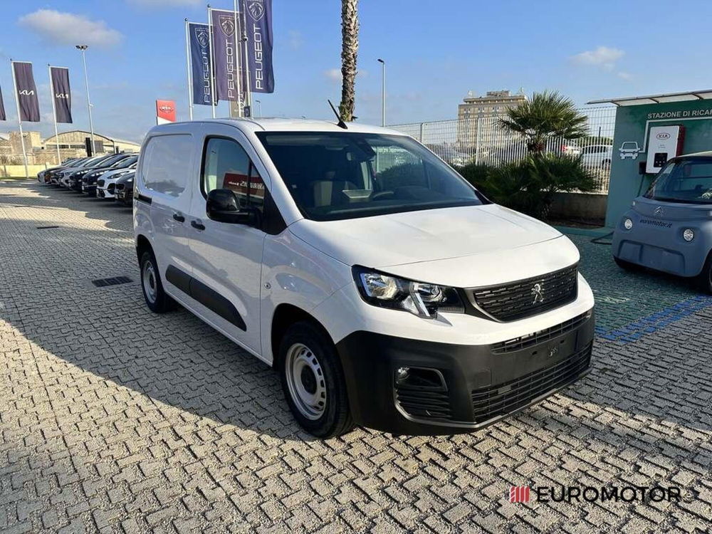 Peugeot Partner Furgone nuova a Bari (3)