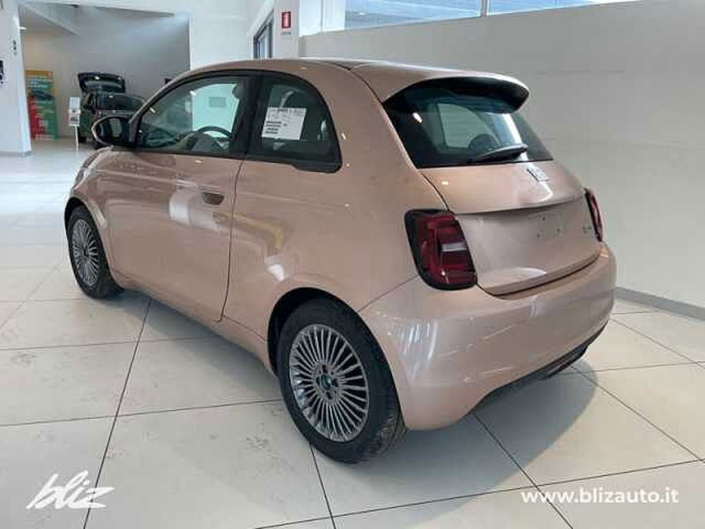 Fiat 500e Cabrio nuova a Udine (3)