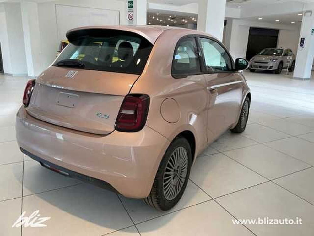 Fiat 500e Cabrio nuova a Udine (5)