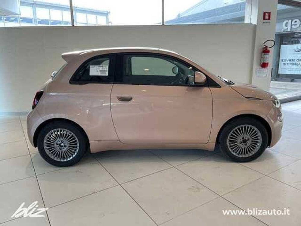 Fiat 500e Cabrio nuova a Udine (6)