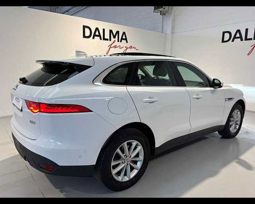 Jaguar F-Pace usata a Milano (4)