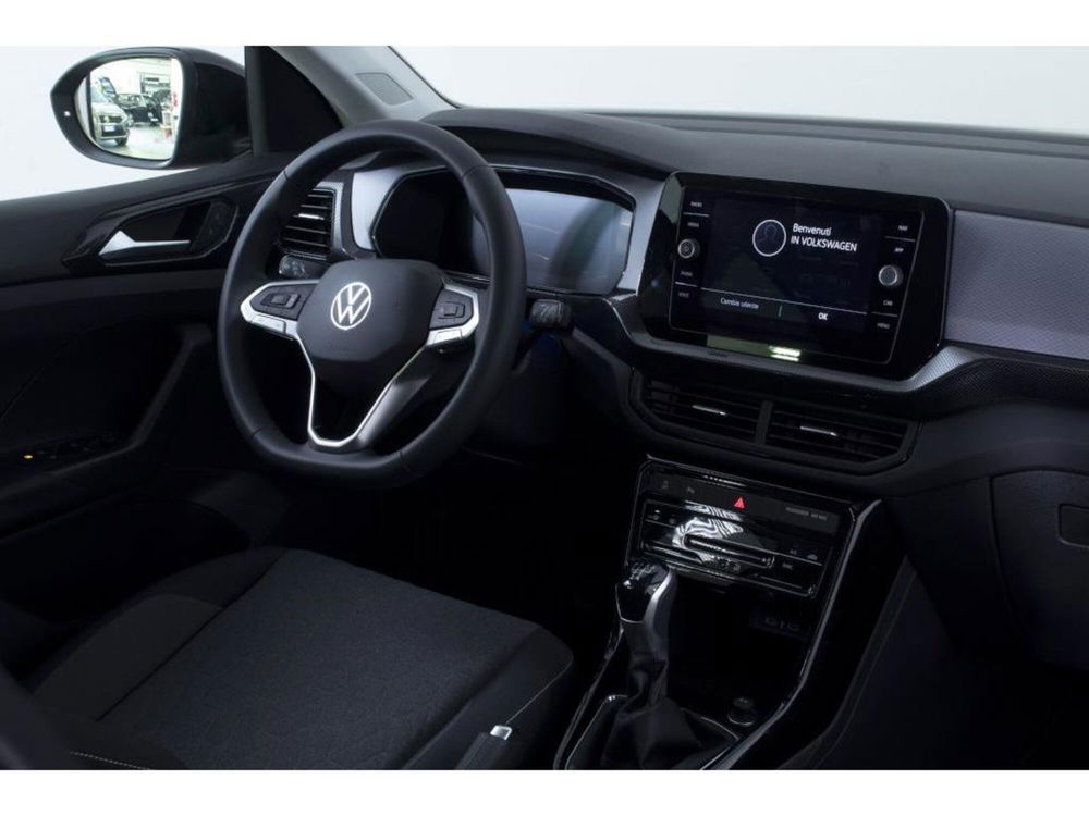 Volkswagen T-Cross nuova a Novara (9)