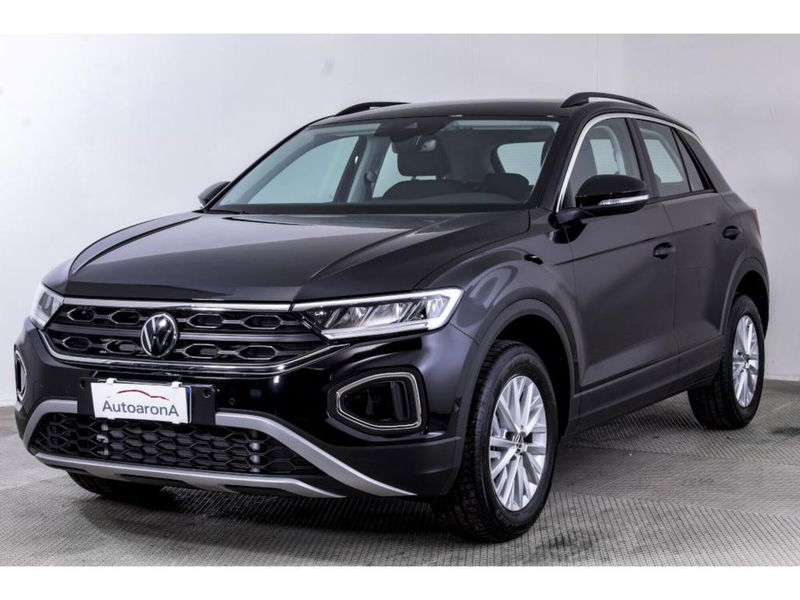 Volkswagen T-Roc 1.5 tsi Life nuova a Paruzzaro