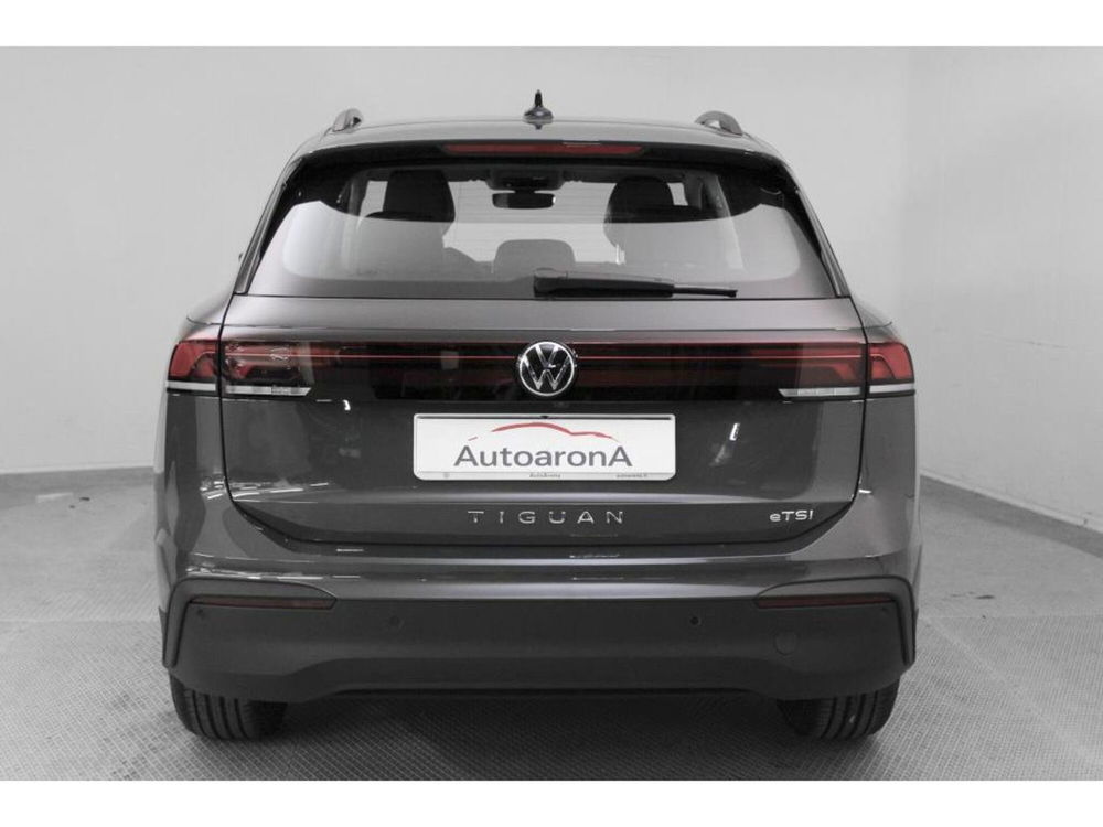 Volkswagen Tiguan nuova a Novara (5)