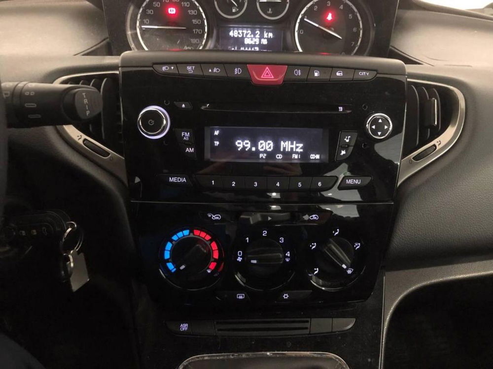 Lancia Ypsilon usata a Torino (12)