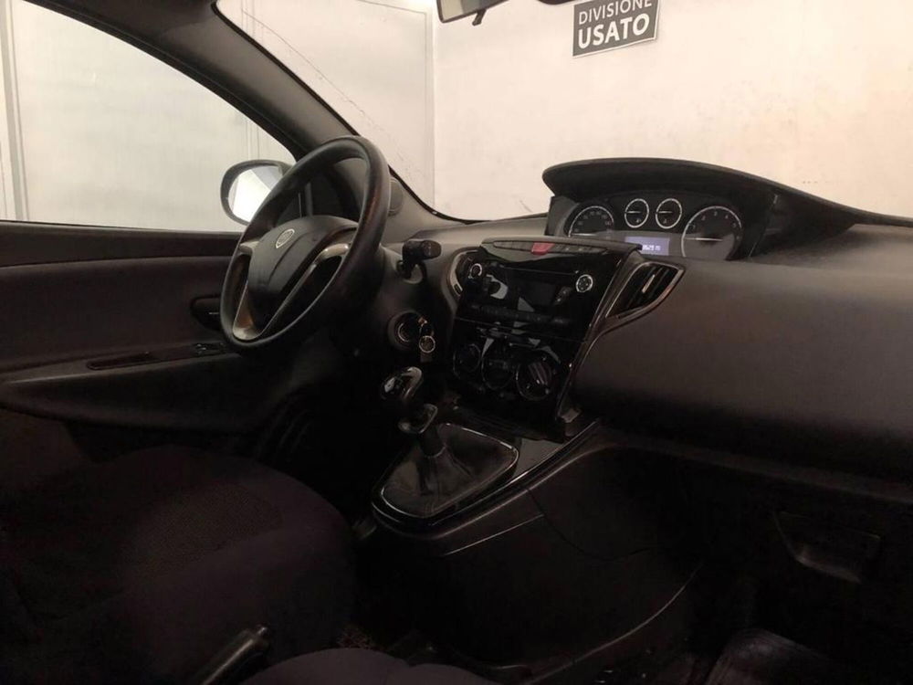 Lancia Ypsilon usata a Torino (4)