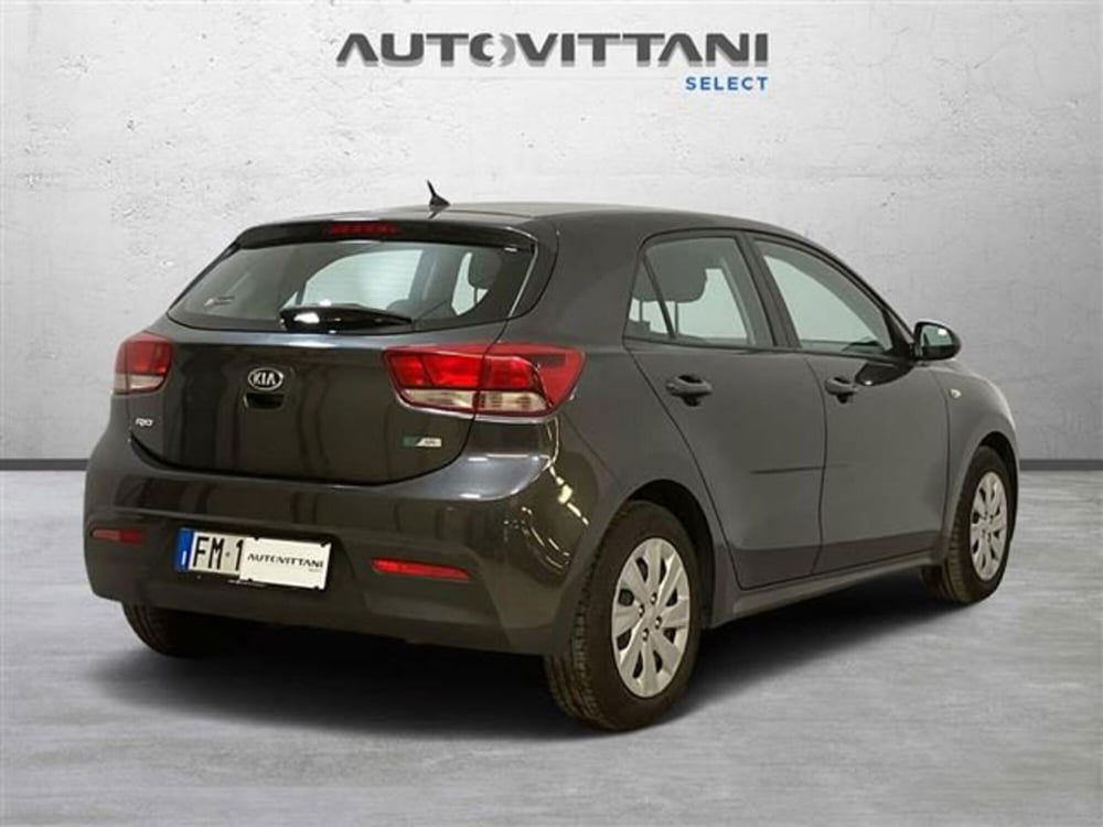 Kia Rio usata a Como (3)