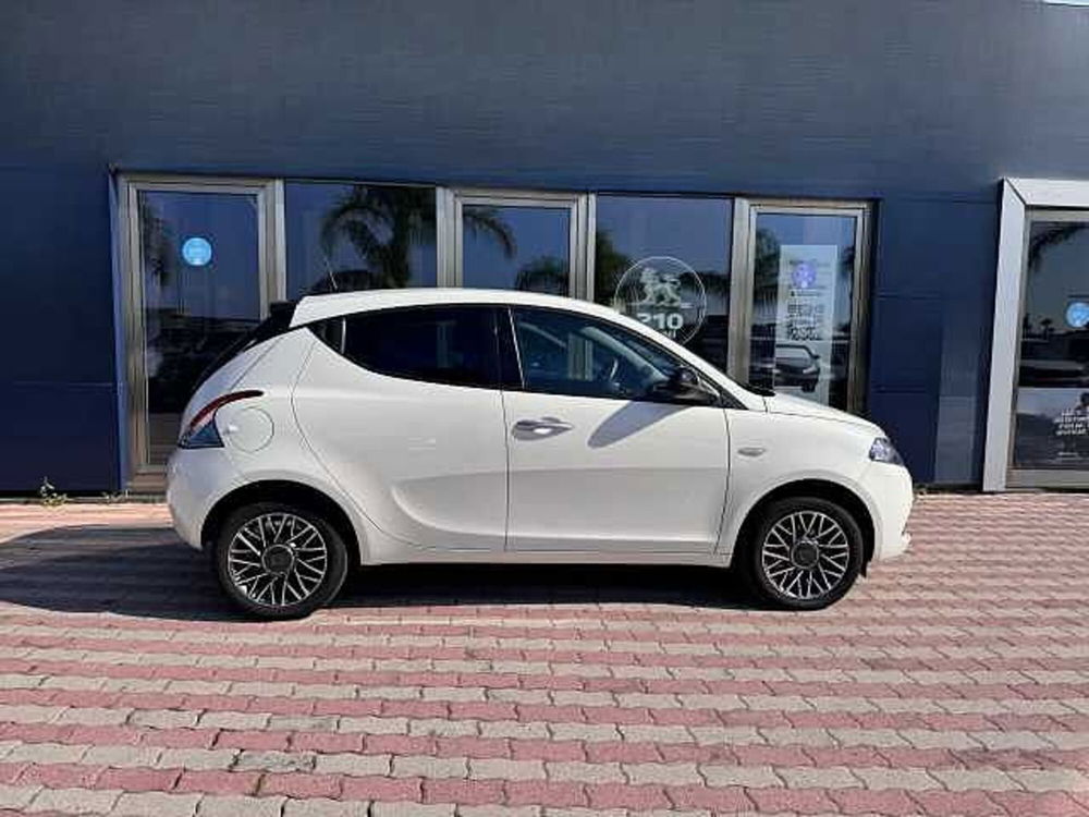 Lancia Ypsilon usata a Vibo Valentia (4)