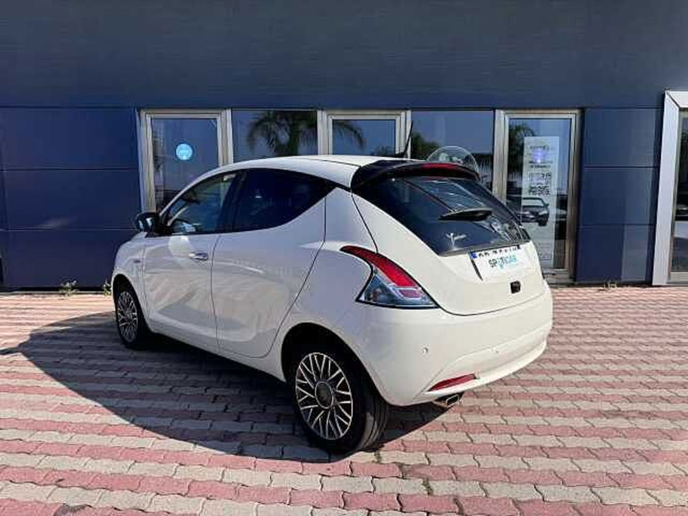 Lancia Ypsilon usata a Vibo Valentia (7)